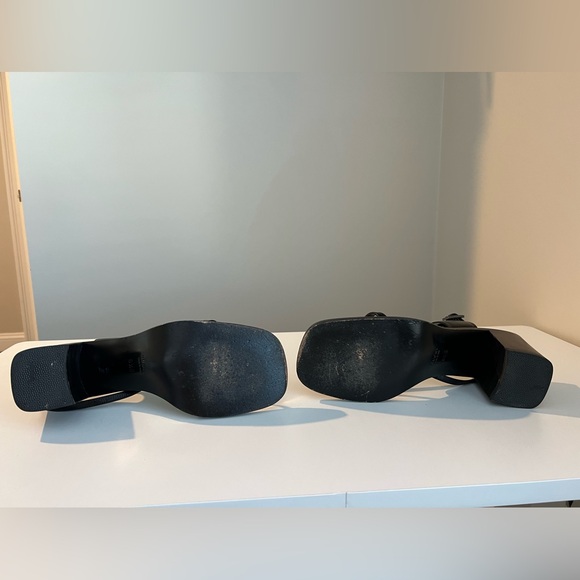 Gucci Sandals in Black (US 8.5) - Picture 13 of 13